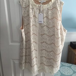 NWT - Rose & olive lace sleeveless top